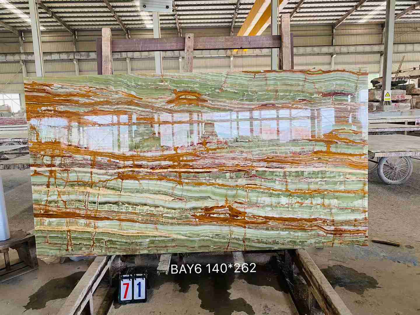 Losa de ónix verde de bambú para azulejos de pared de baño 1