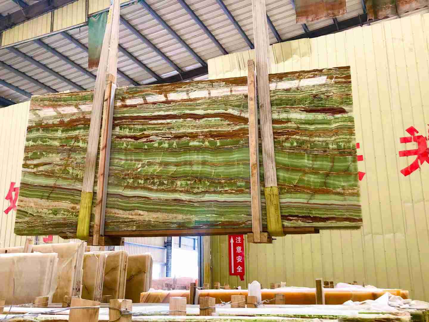 Losa de ónix verde de bambú para azulejos de pared de baño 3