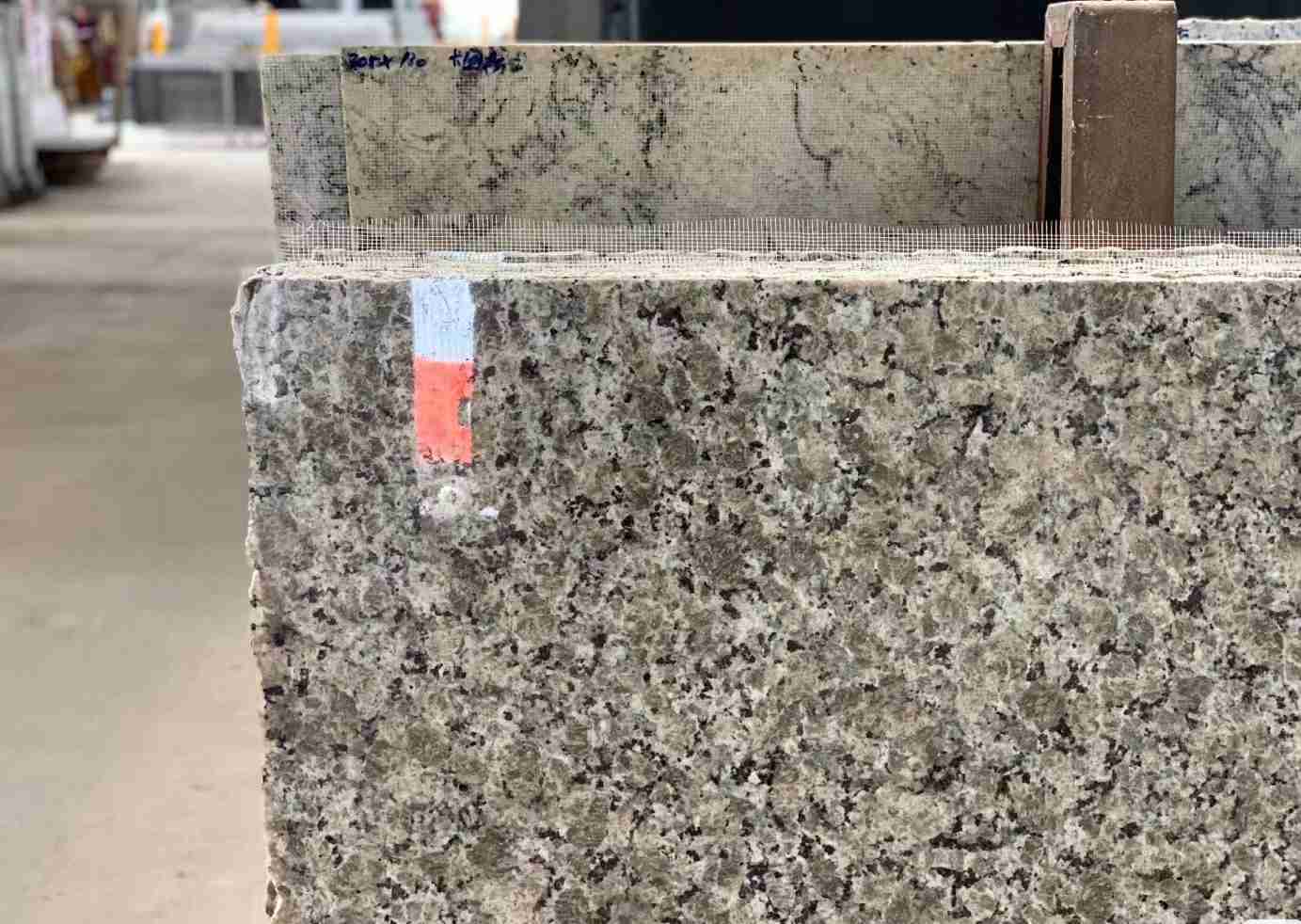 Gelber Schmetterlingsgranit Brasilien Günstiger Stein für den dekorativen Innenhof 4