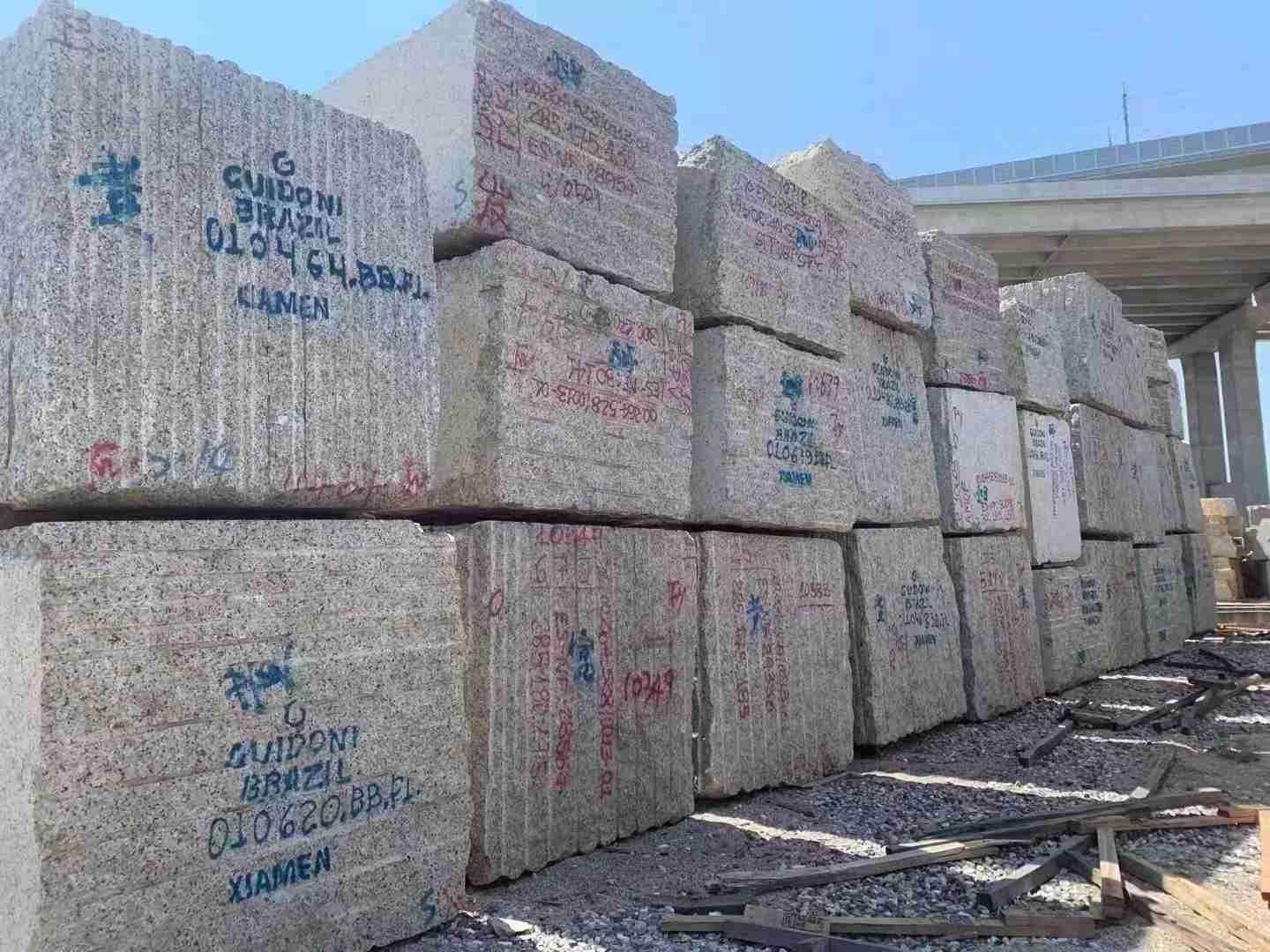 Gelber Schmetterlingsgranit Brasilien Günstiger Stein für den dekorativen Innenhof 6