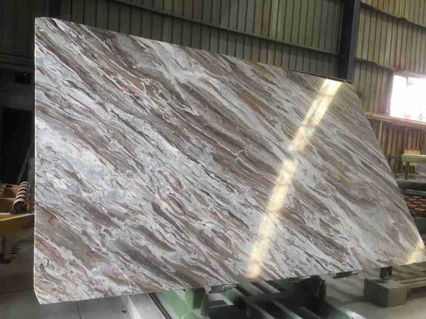 Dalle de pierre bon marché de Brown Fantasy Granite Inde pour plan de travail de cuisine 3