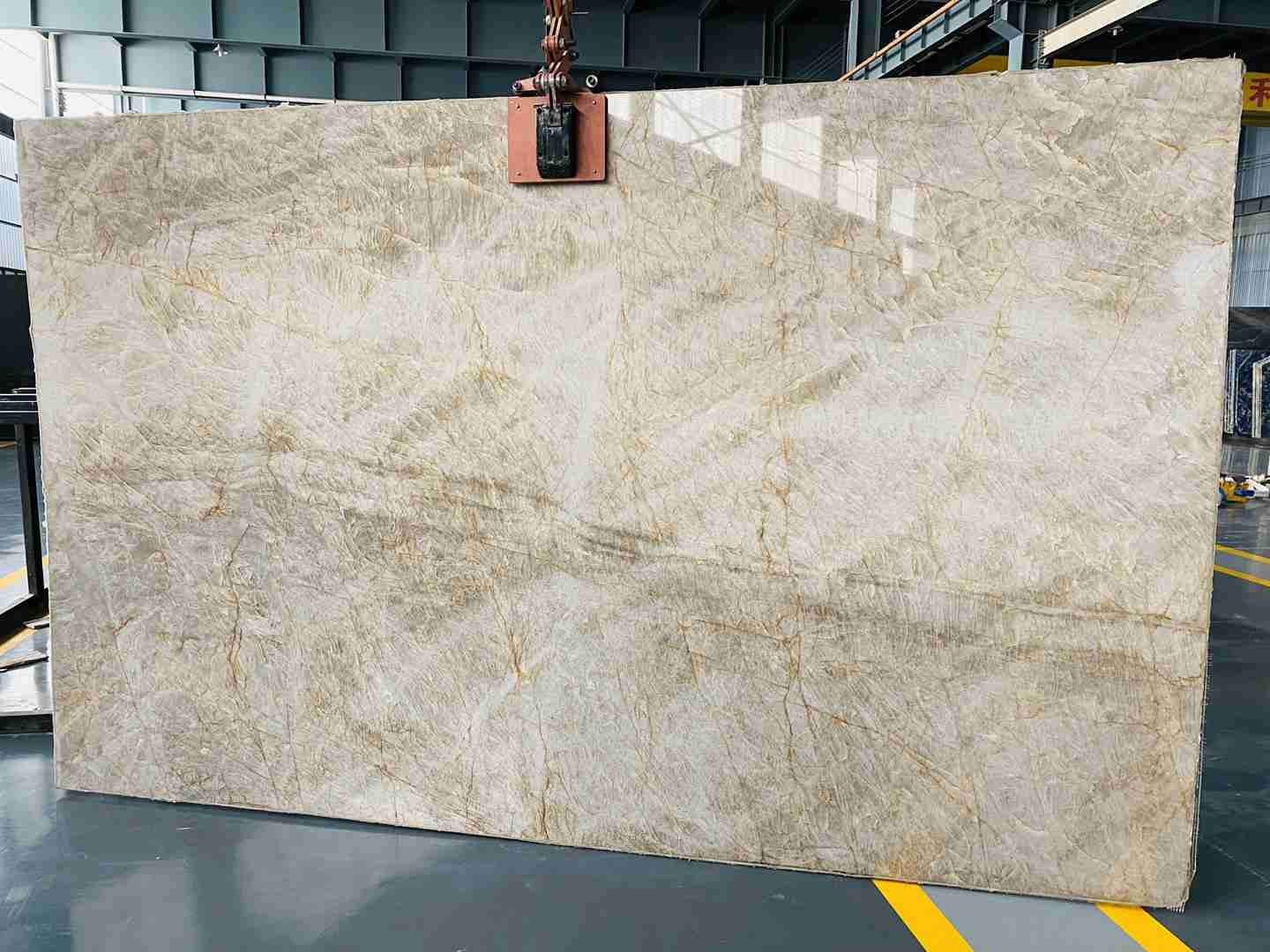 Pierre de luxe de dalle de quartzite de Taj Mahal pour le dessus de vanité de salle de bains 1