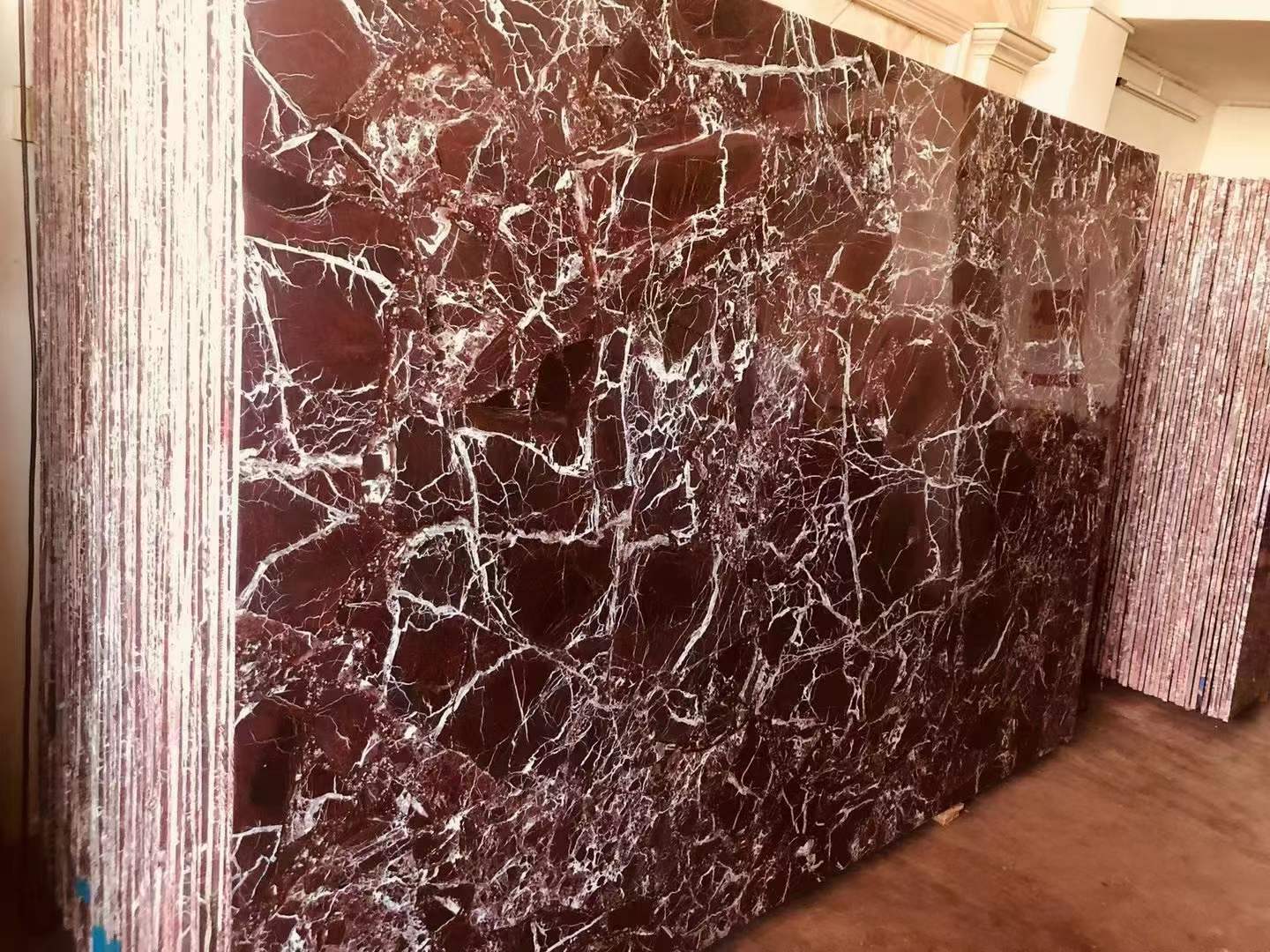 Lastra di marmo rosso Rosso Levanto per il piano del tavolo da cucina 1