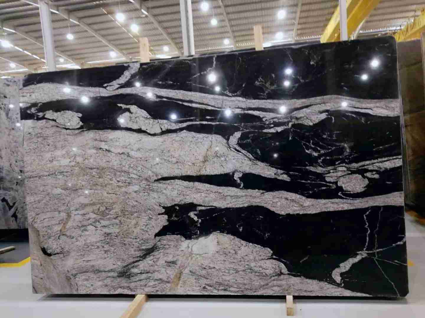 Dalle de quartzite de Copacabana pour dosseret de cuisine 4