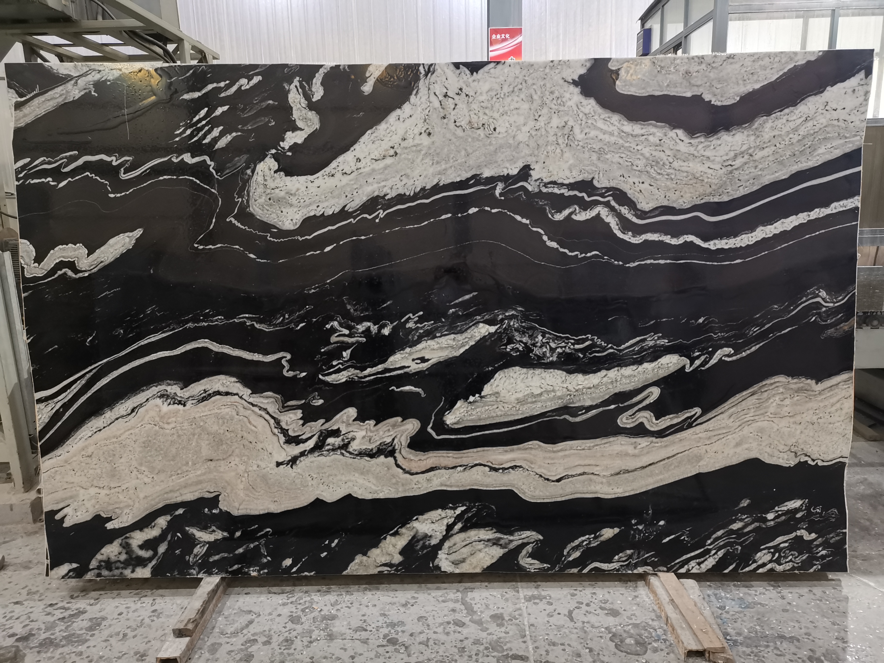 Dalle de quartzite de Copacabana pour dosseret de cuisine 1