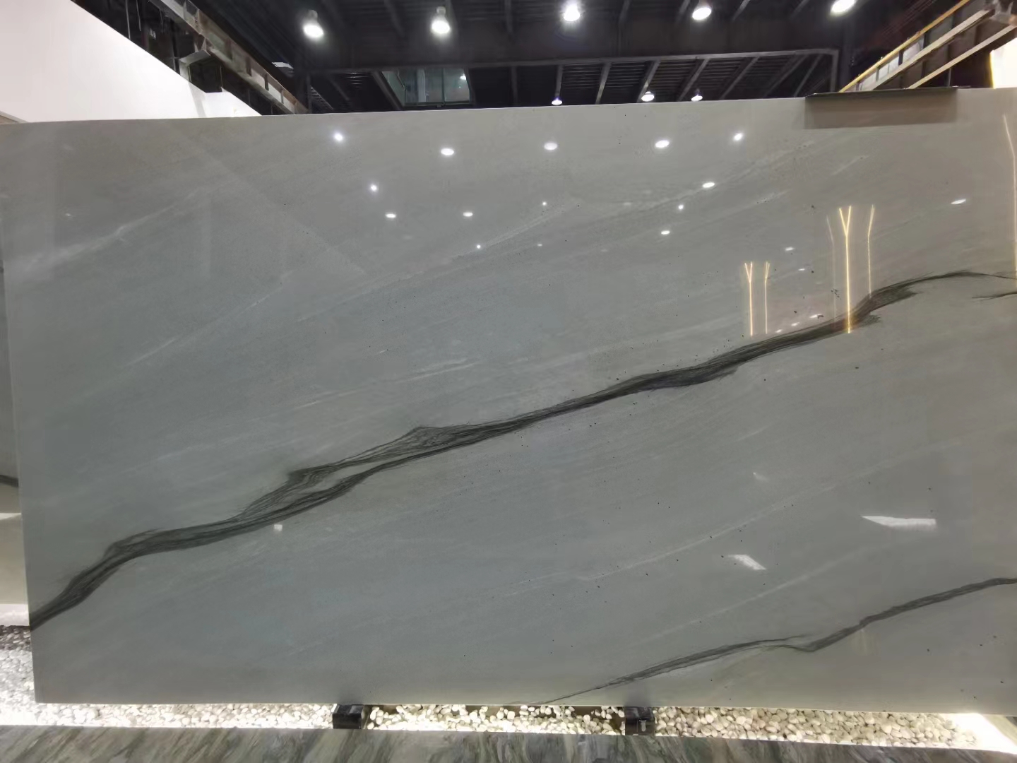 Lastra in quarzite vintage metallo per isola cucina 1