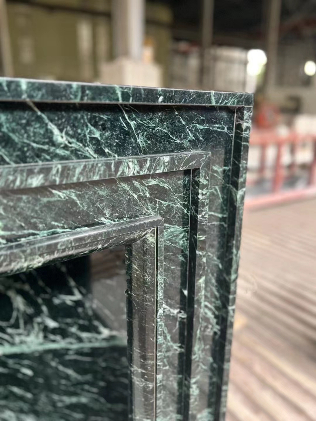 Verde alpi 녹색 대리석 벽난로 제조 업체 현대 디자인 빌라 홈 장식 손으로 조각 한 천연 석재 조각 2