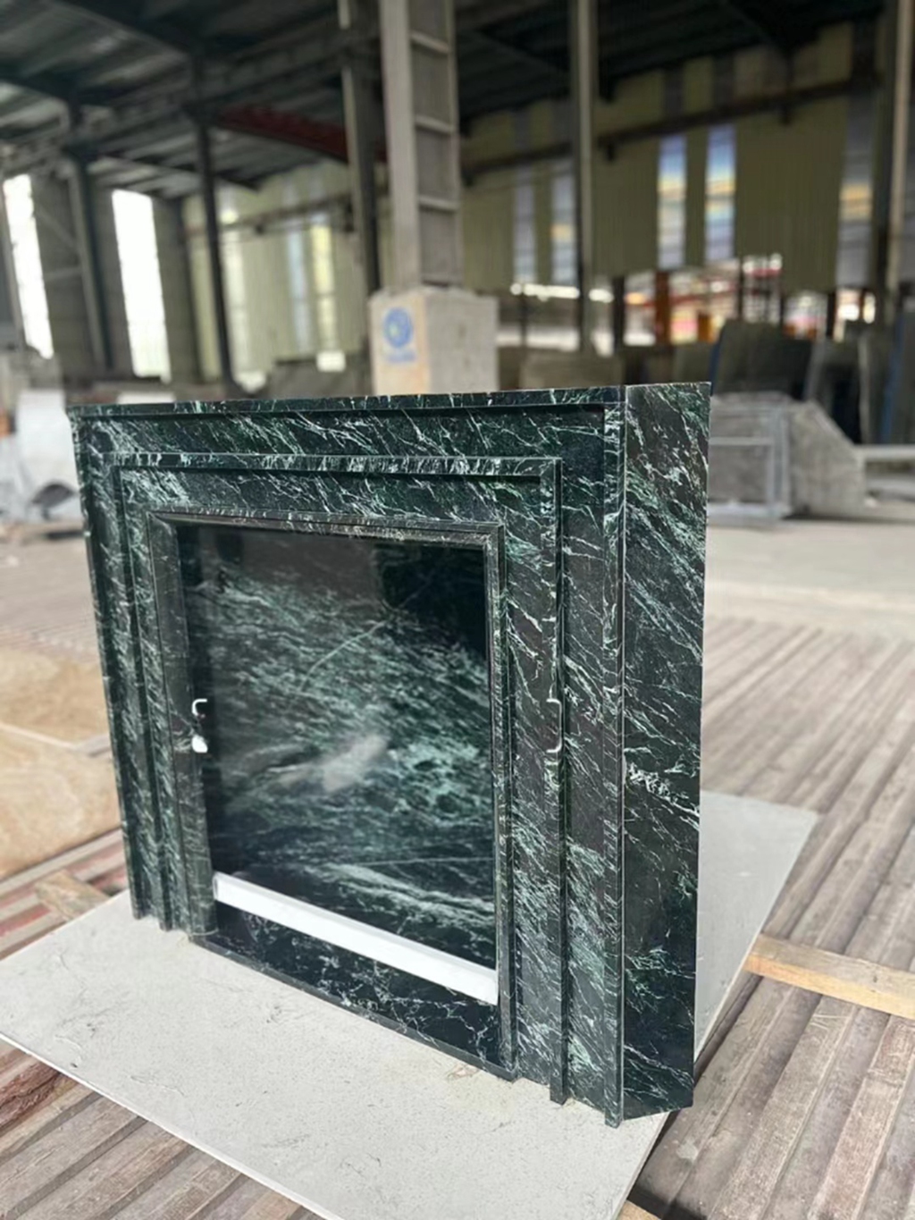 Verde alpi 녹색 대리석 벽난로 제조 업체 현대 디자인 빌라 홈 장식 손으로 조각 한 천연 석재 조각 3