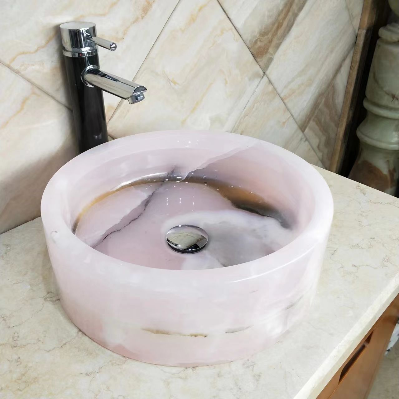 Personalizzazione lavabo in onice rosa naturale 1