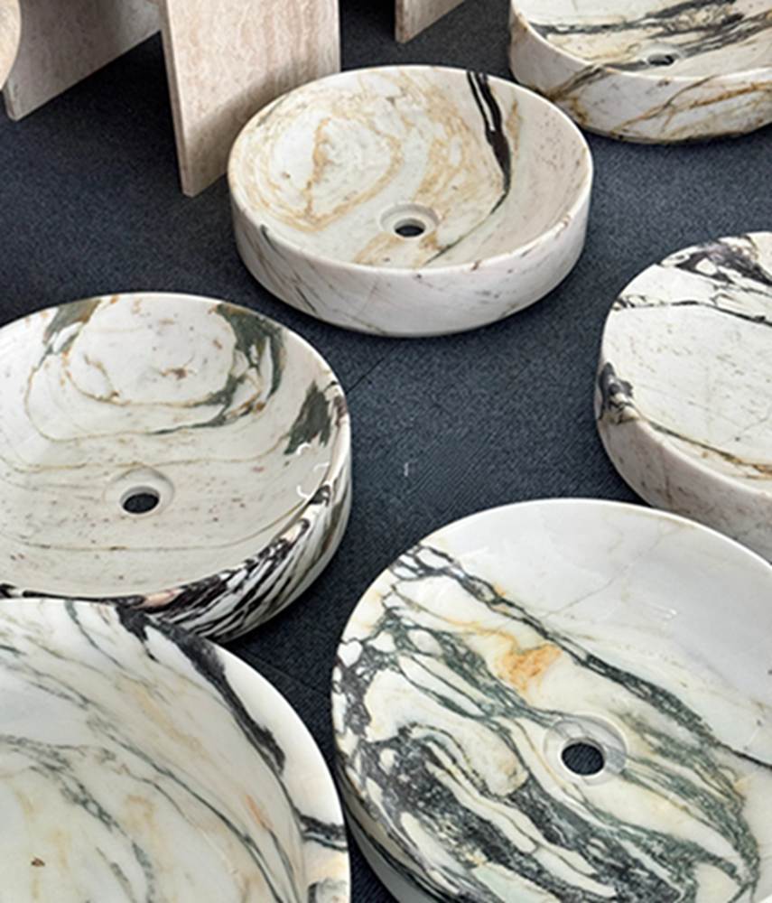 Lavabo moldeado integrado de mármol blanco Calacatta viola hecho a medida 4