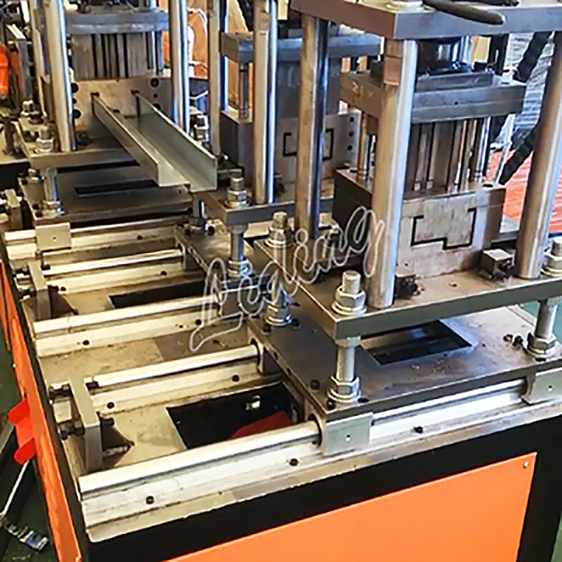 New Rolling Shutter Forming Machine in many styles for Industrial 4