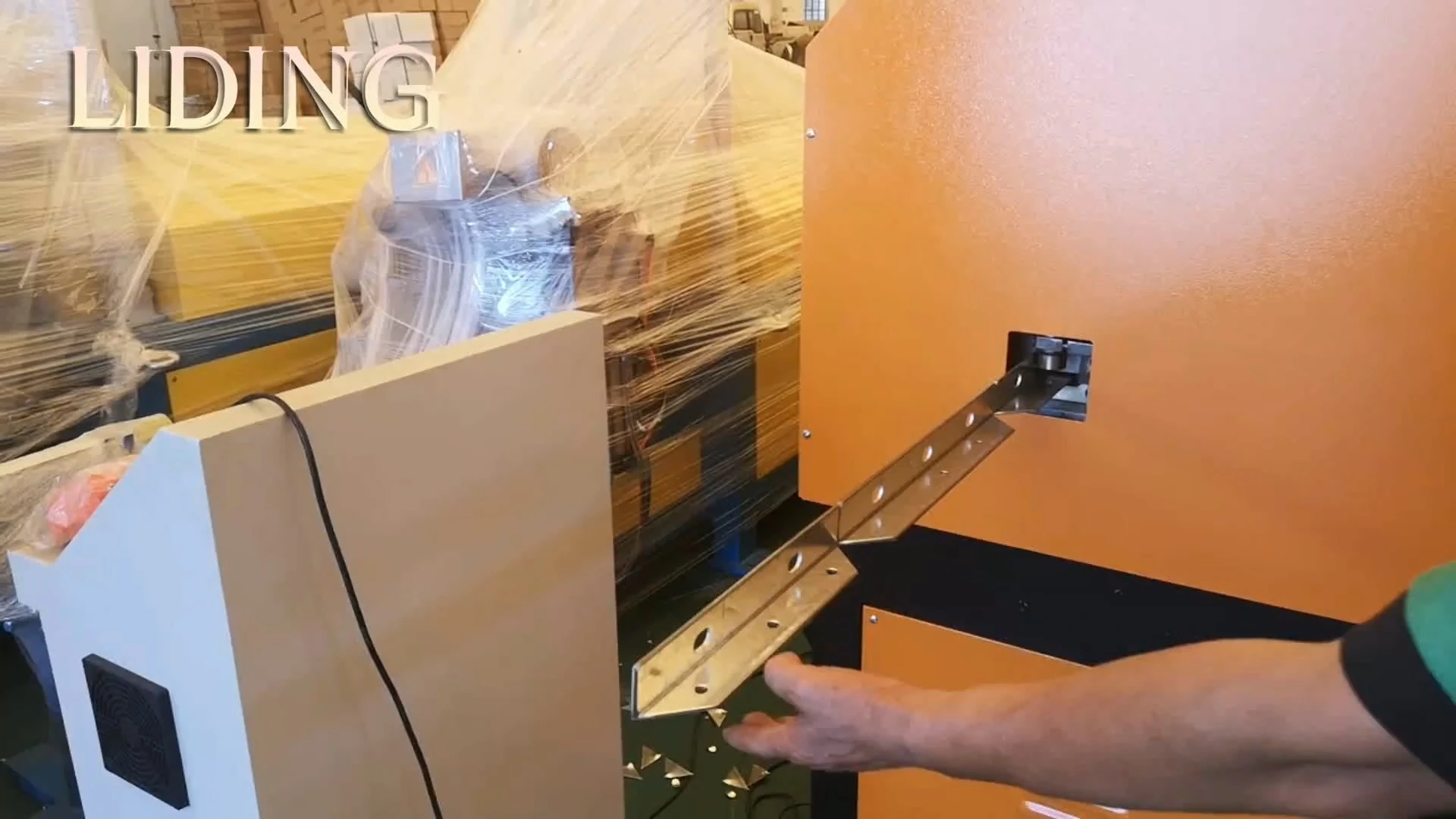Máquina formadora de rolos a frio para terça em ângulo L - Máquina de cobertura 1