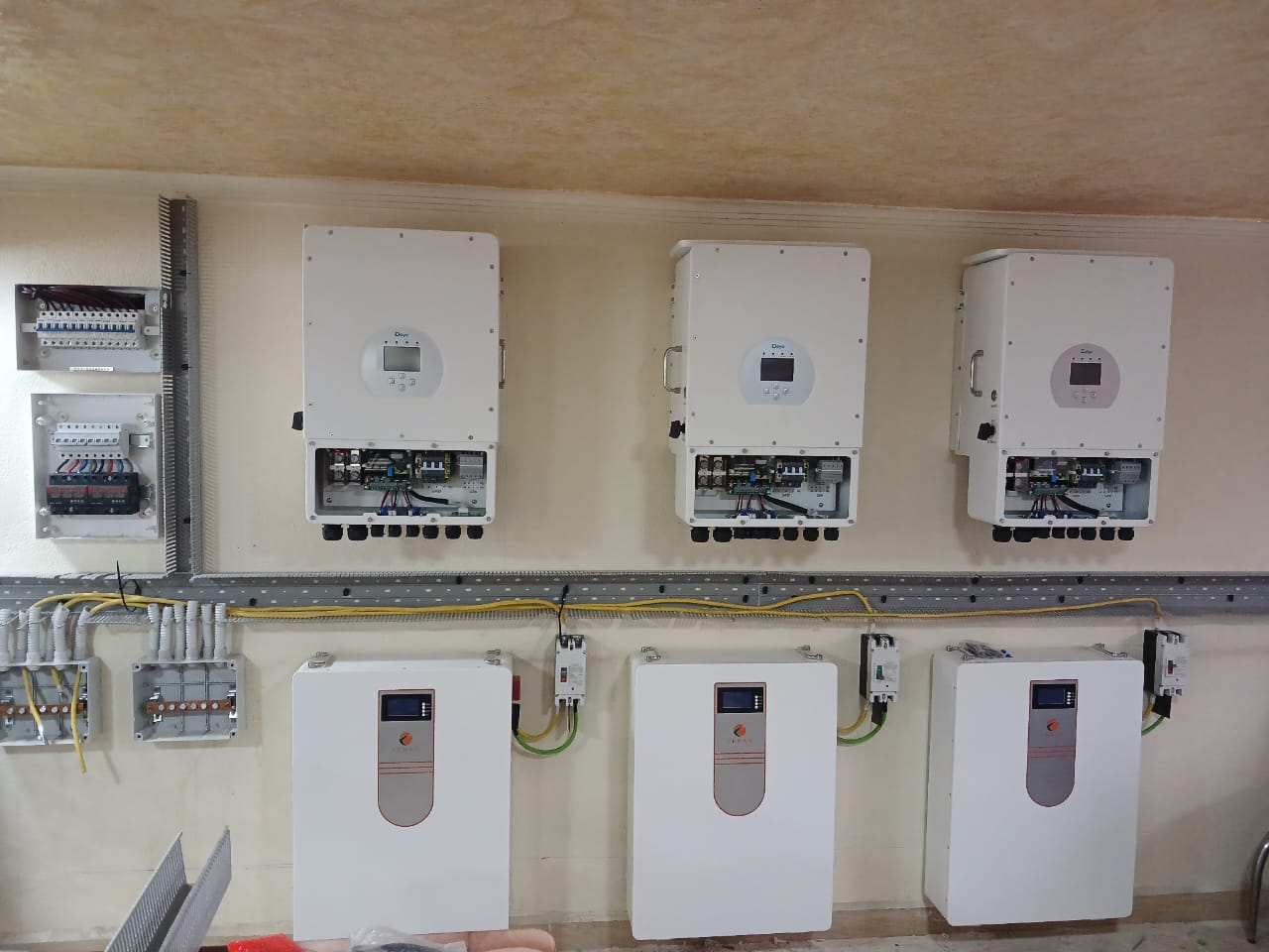 LEMAX 10kWh Lithium Batteries with Deye Inverters As a Reliable and ...