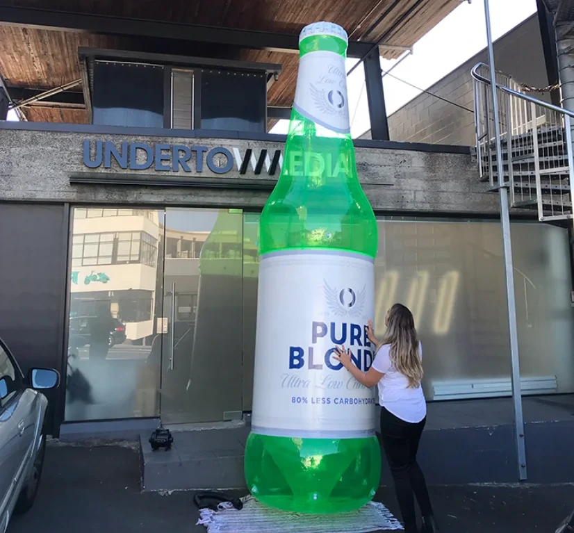 Maßgeschneiderte riesige aufblasbare Outdoor-Flasche für Werbung 1