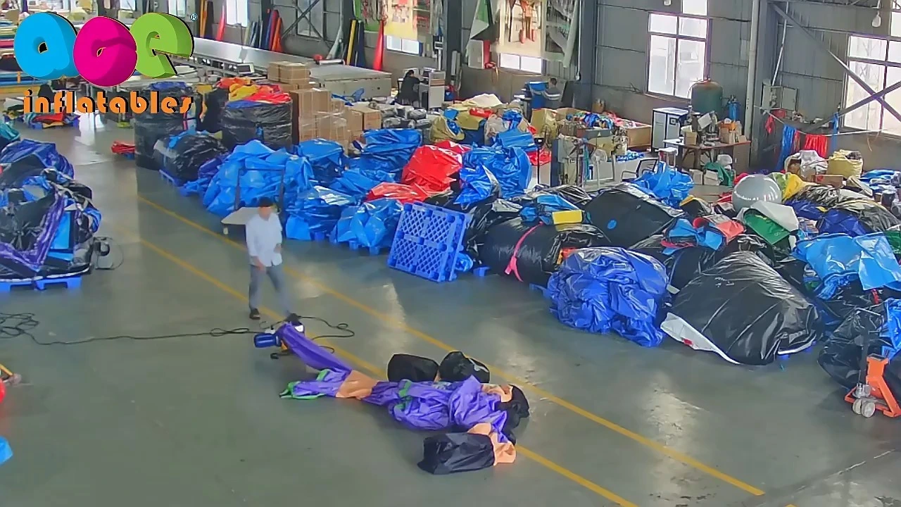 Musculoso inflable gigante al aire libre: ¡Perfecto para promociones en gimnasios! 1