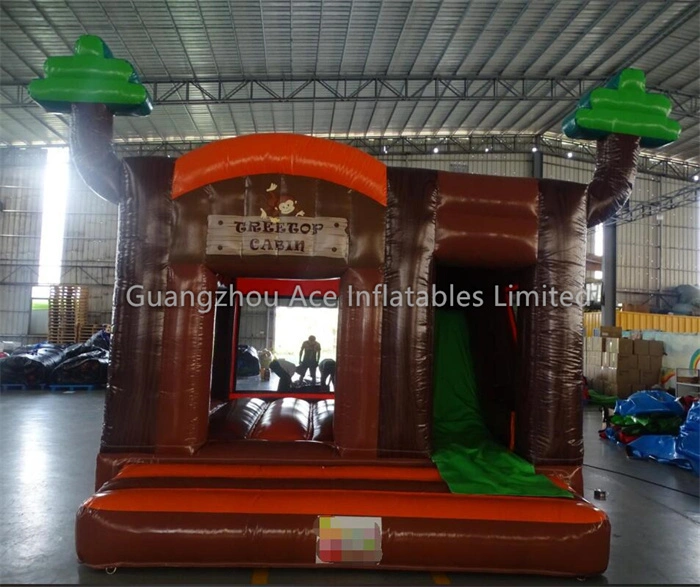Combo inflable de casa en el árbol al aire libre con tobogán y castillo inflable 1