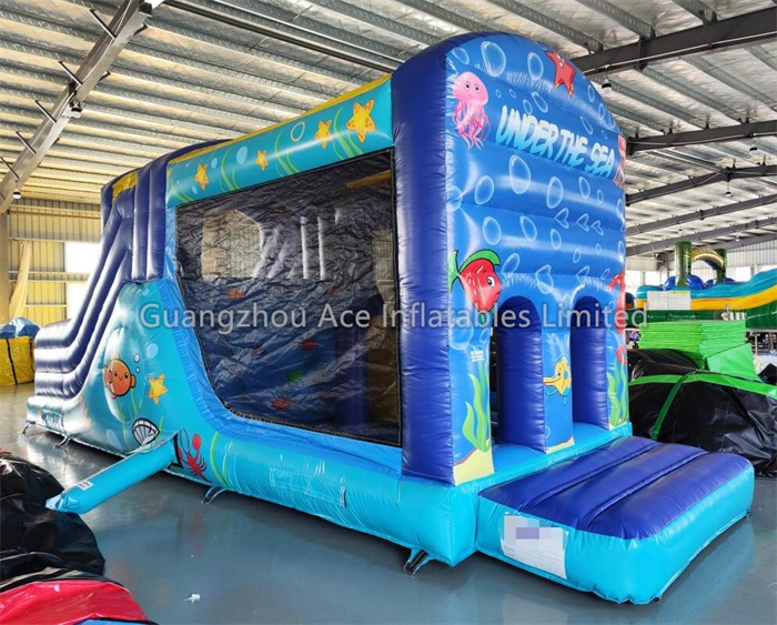 Carrera de obstáculos inflable con tema oceánico con tobogán - Juego divertido para niños 1