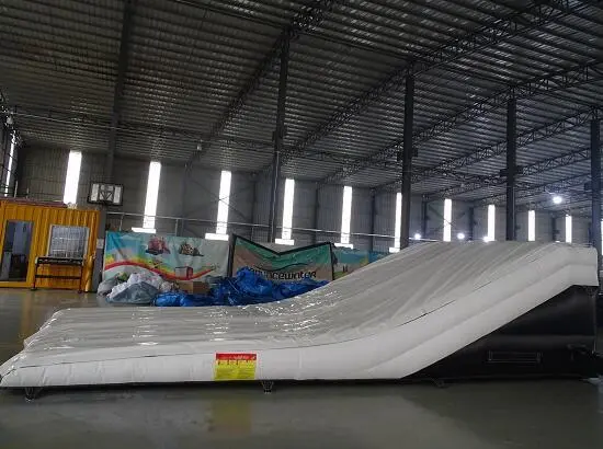 8x4x2m MTB Airbag Landing 1