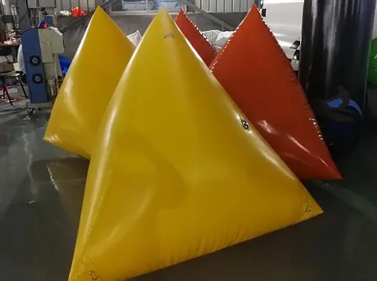 1.5m Solid Color Triangle Inflatable Buoy 1