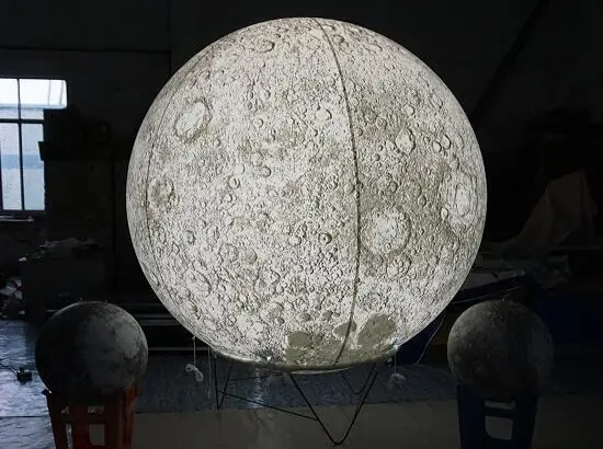 Inflatable Moon Balloon with Light 1