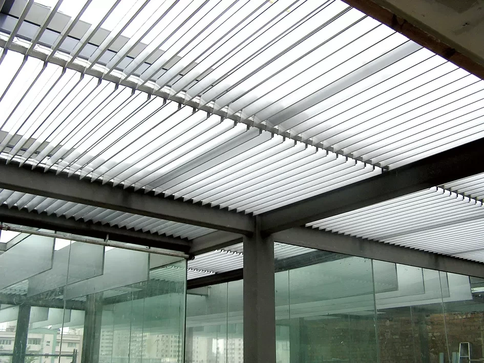 Aluminium Argitektoniese Louvre Fasade System Hol Plat Louver Vertikaal Horisontaal 1