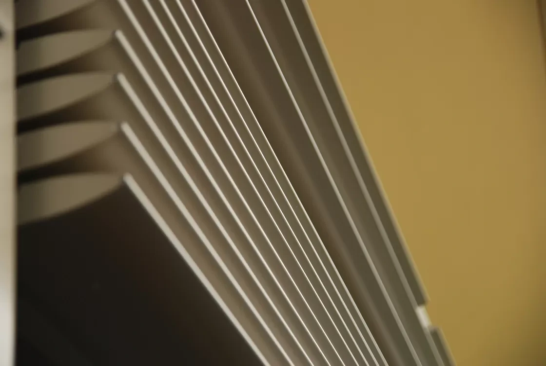 350 Sun Shading Louvers ប្រព័ន្ធគ្រប់គ្រងពន្លឺស្ថាបត្យកម្ម កម្រាស់ 1.0 ~ 3.0mm 1