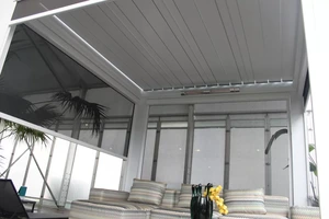 聚酯 UV 塗層拉鍊軌道百葉窗遮光訂製防風外觀