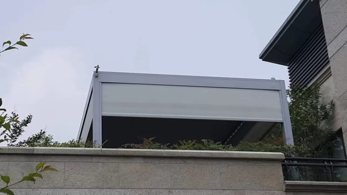 Blackout Customized Zip Track Blinds Windproof Exterior Gazabo Roller Shade 1