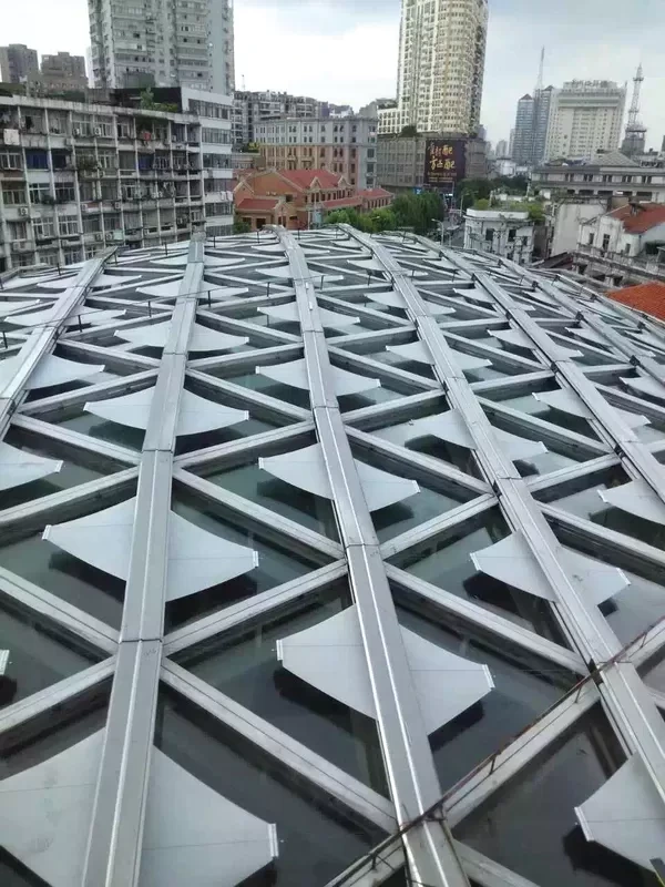 Latọna ẹdọfu iboji Architectural Skylight oke System 1