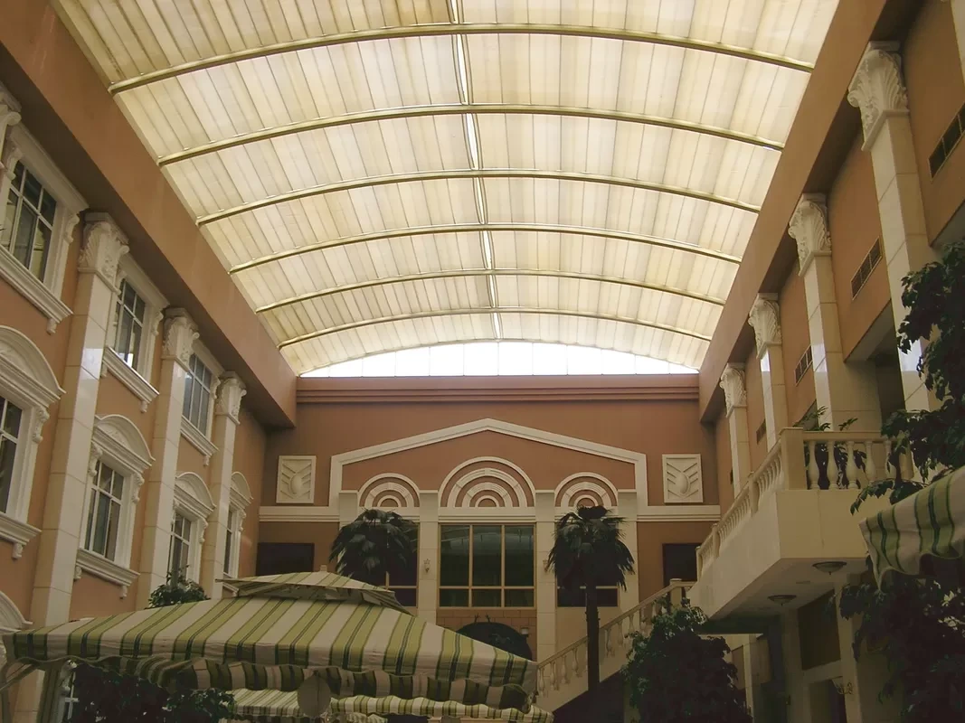 Arkitektura Tensio Ombro Sistemo Skylight Motoro Varmo Rezisto Fibro Ŝtofo 1