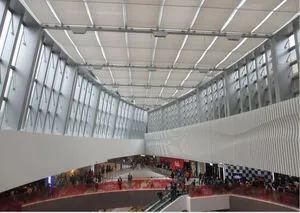 Sistemi d'ombra di tensione retractable architetturale