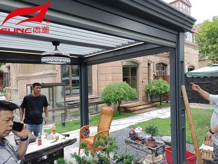 Carton Pergola Custom Automatic Louvered na Case SYNC 3