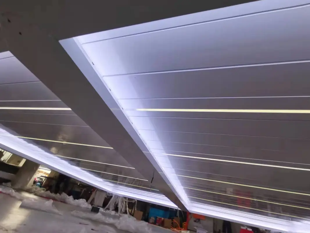 Pergola Casriga ah oo leh alaab-qeybiyeyaal Power Louvers ah 3