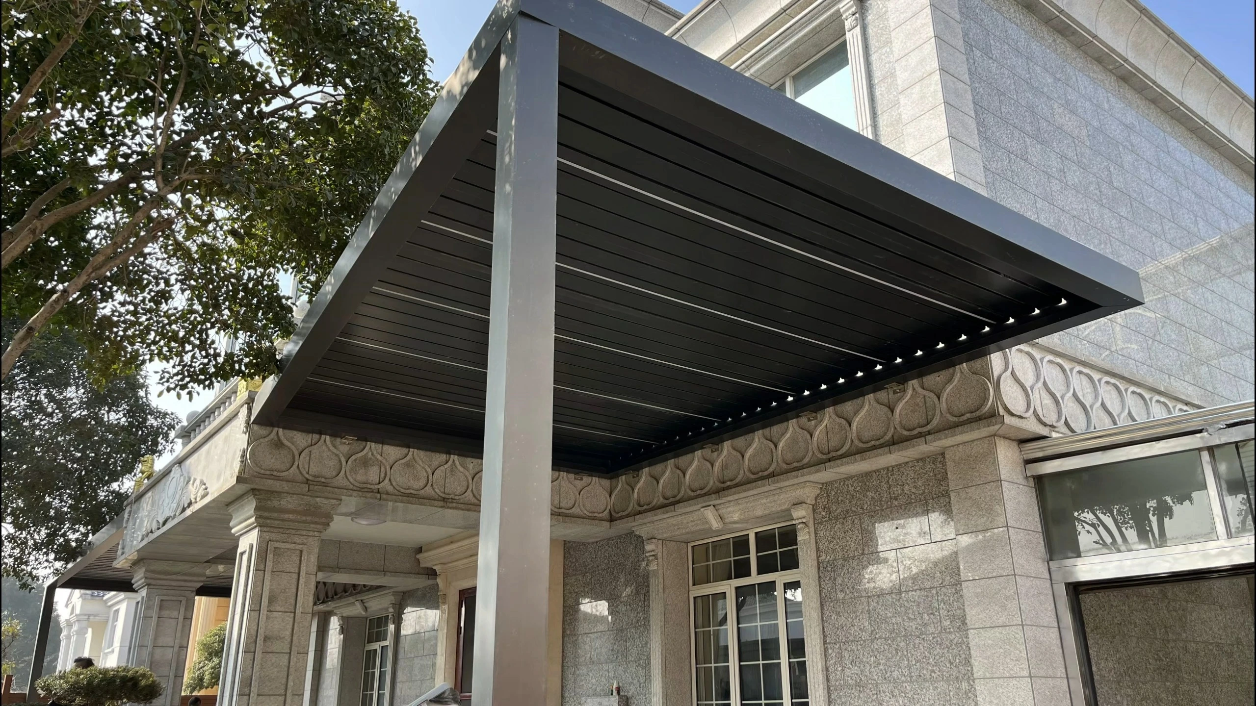 Outdoor Motorized Louvered Aluminium Pergola Garden Patio Sealed Pergola 1