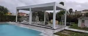 Kolam renang pergola: Wilayah sing teduh kanggo istirahat lan hiburan kanthi kolam renang