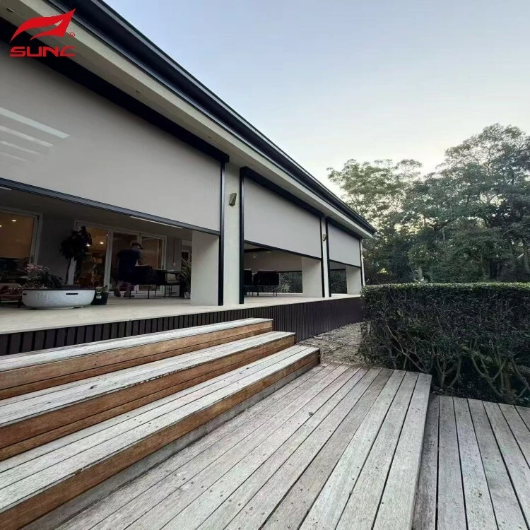 Spannbares Reißverschluss-Screensystem | Windfeste Außenjalousien 1