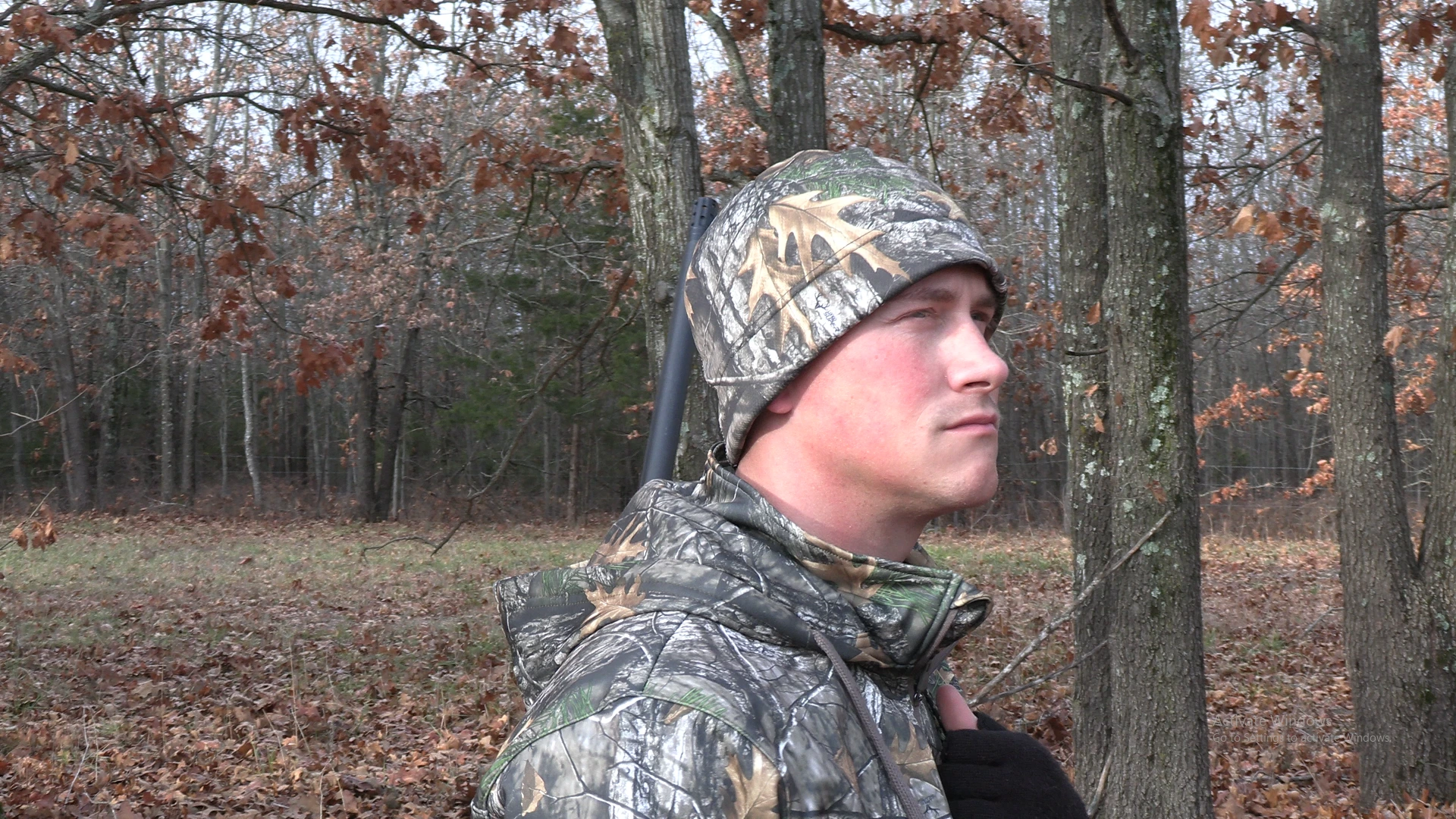 How do hunters choose a hat in autumn and winter? 3