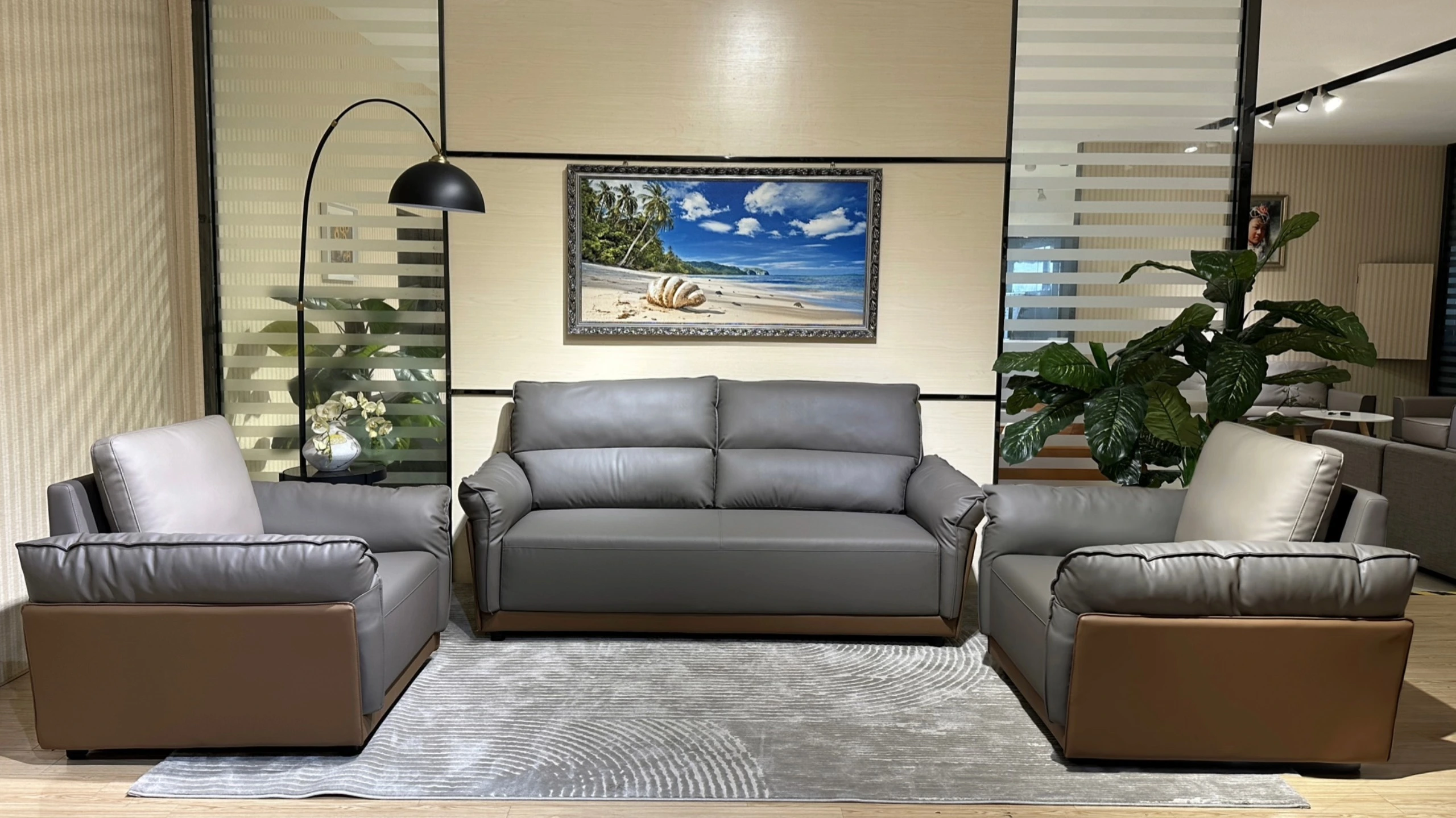 The sofa combines high-quality fabrics with exquisite craftsmanship to bring you an extraordinary and comfortable experience S5309 1