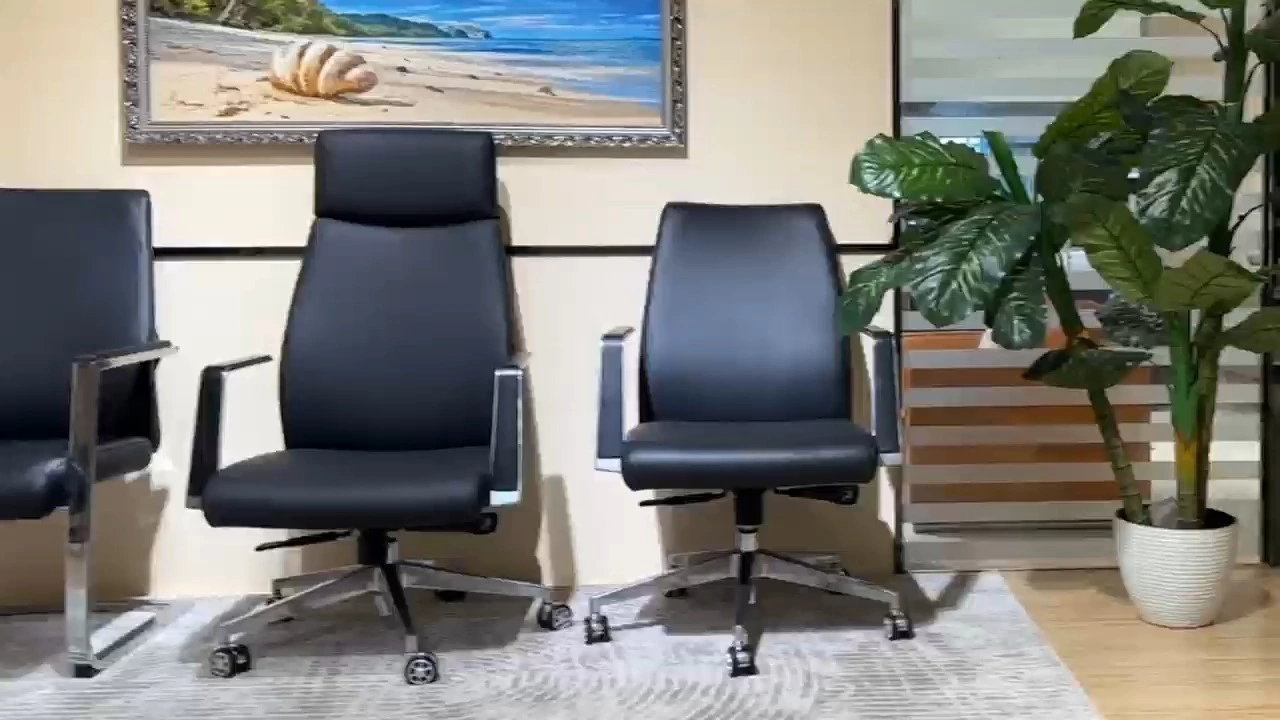 Black and white have become classic colors because they can be matched with any color without losing coordination-A1815 1