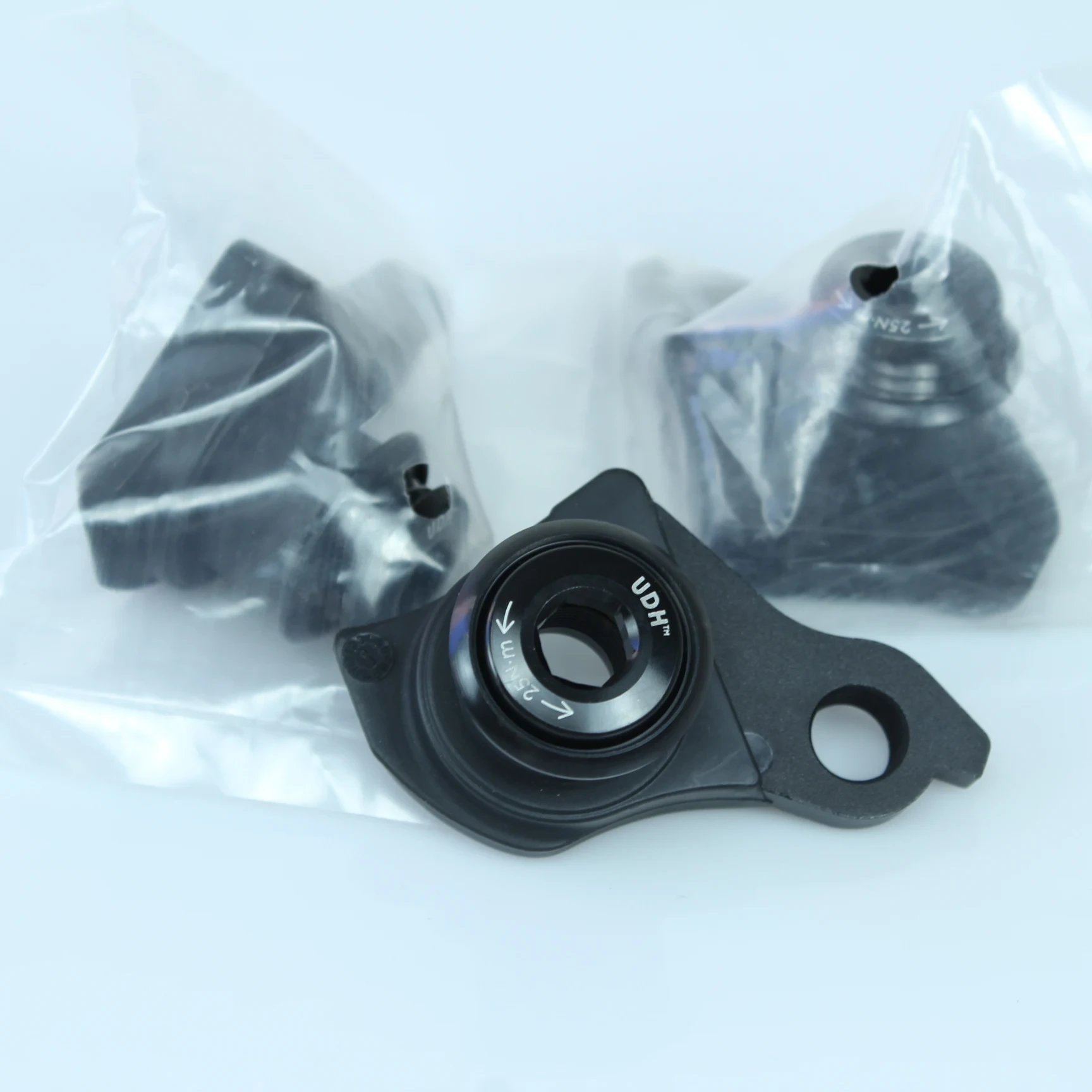 Trendprodukte 2023 Schwarzer, maschinell hergestellter Clip, rutschfester Gepäckträgeraufhänger für Rennräder 1