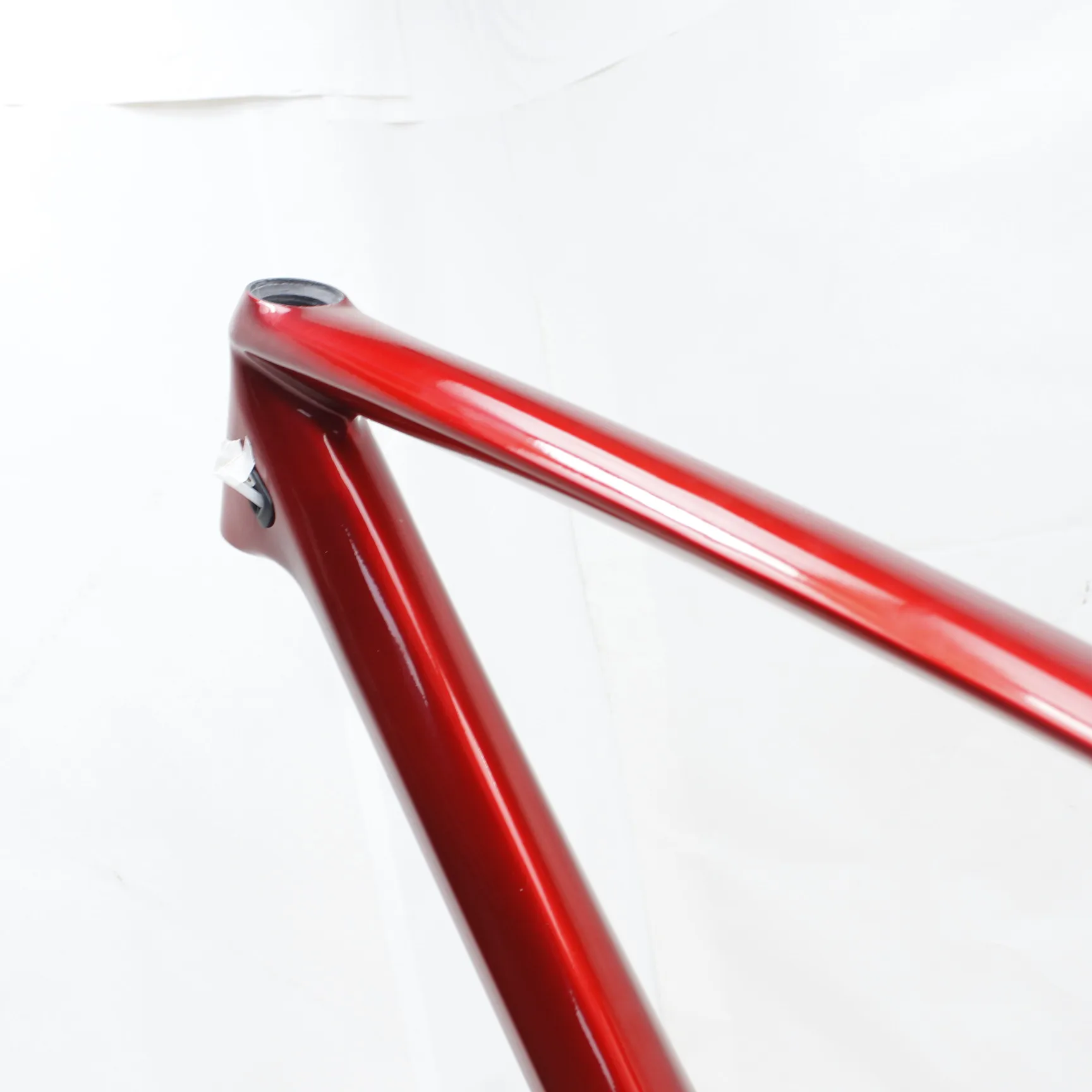 Quadro de fibra de carbono para mountain bike aro 29, cabeamento interno completo, eixo passante Boost 148x12mm, disponível nos tamanhos 15/17/19/21, ideal para XC/Trilhas. 5