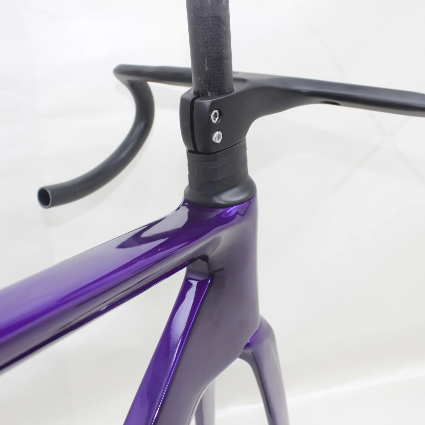Hight Modulus Toray T800 Carbonfaser-Aero-Disc-Rennradrahmen Crf43 Custom-Lackierung mit verstecktem Kabel-Rennrad-Rahmenset 5