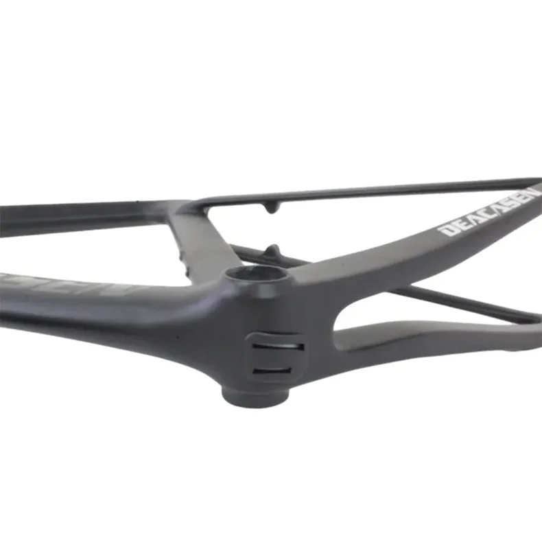 T700 Carbon Road Bike Frameset 700C Дисковый тормоз Полный внутренний кабельный маршрутизация Ультра-освещенные гоночные велосипедные рамки 23 мм совместим 4