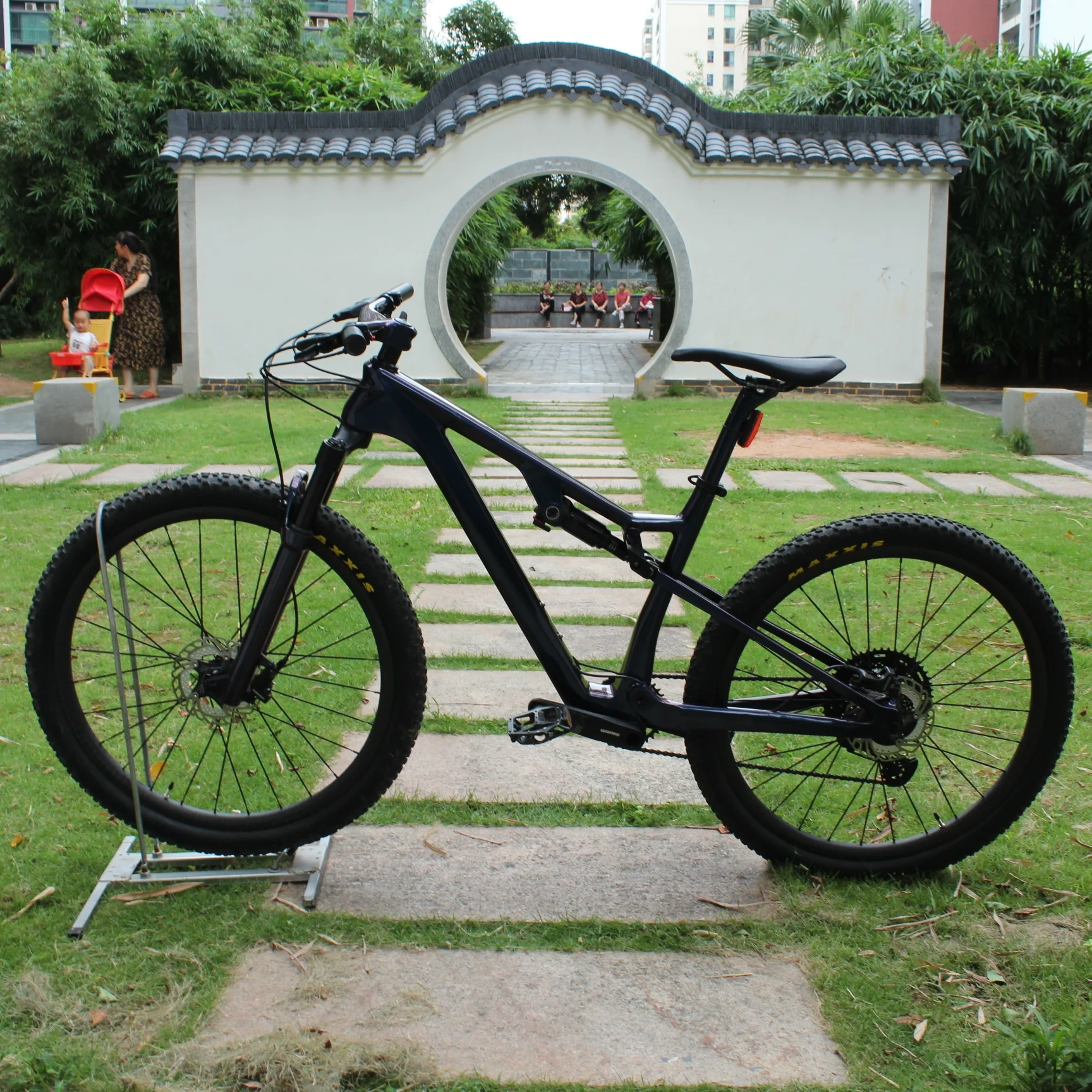 ホット販売アイテムカーボンファイバーカーボンマウンテンバイクフレームフルサスペンション耐久性のある高品質のカスタマイズされたロゴ 1