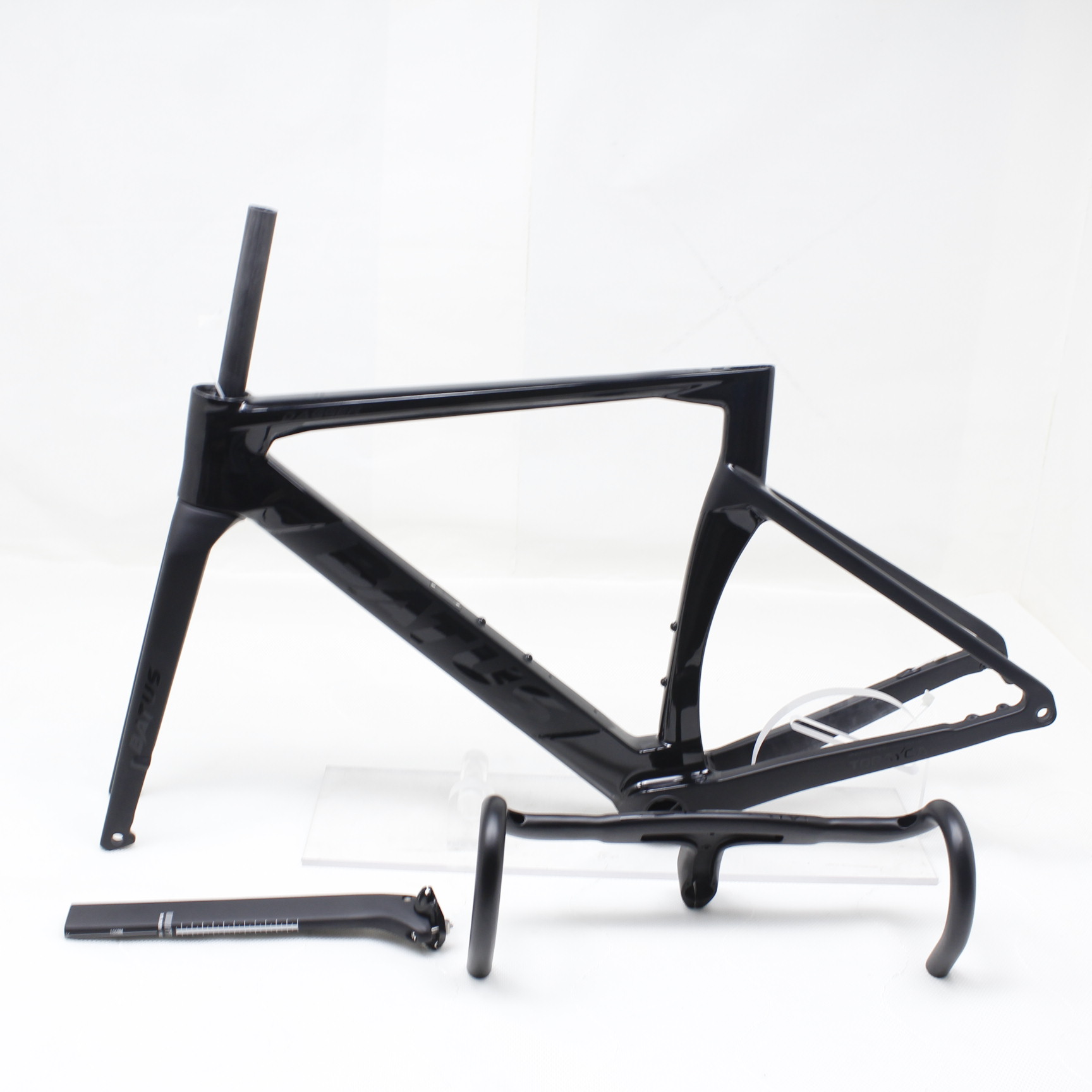 Carbon fiber 700*28C road aero disc brake bicycles frame 2