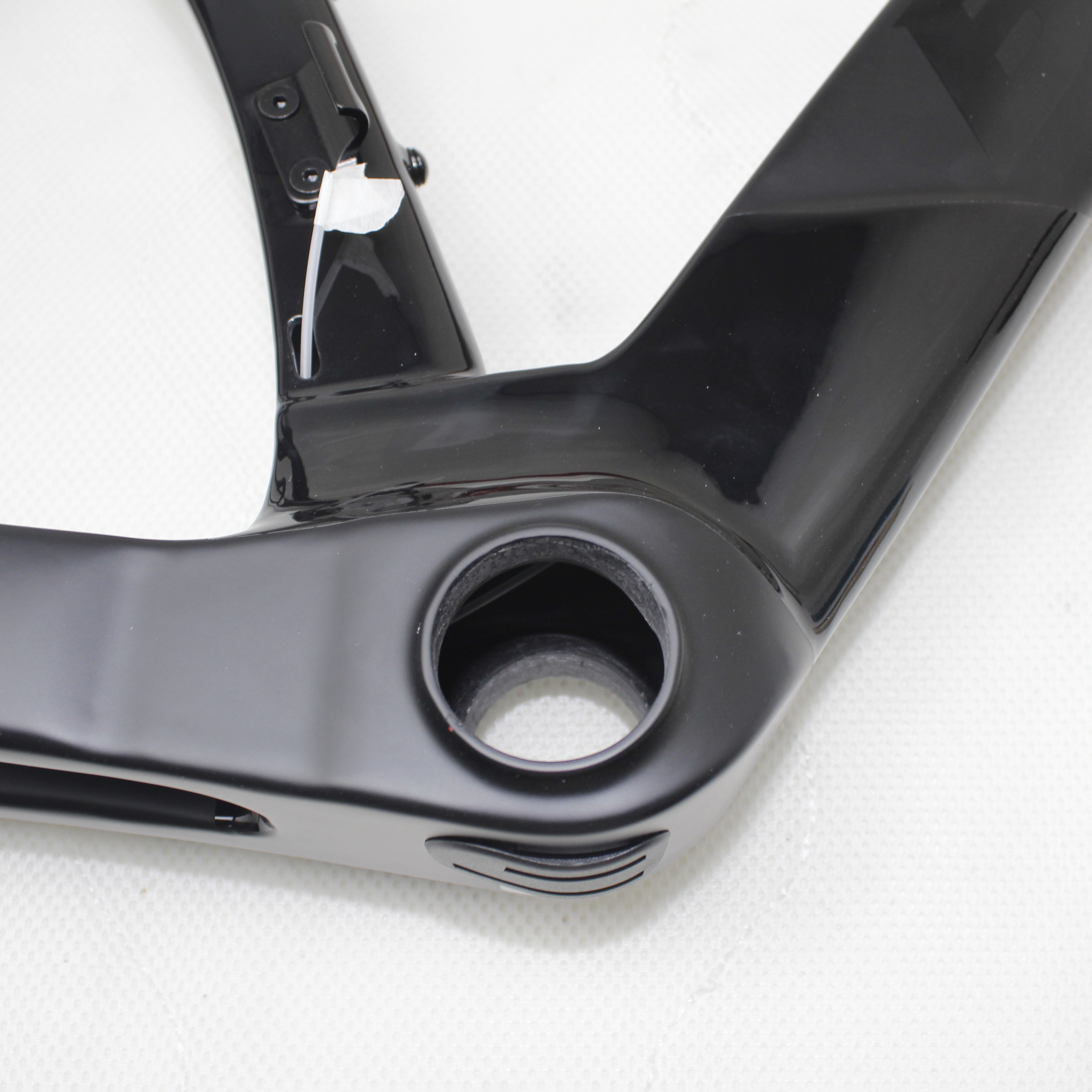 Carbon fiber 700*28C road aero disc brake bicycles frame 5