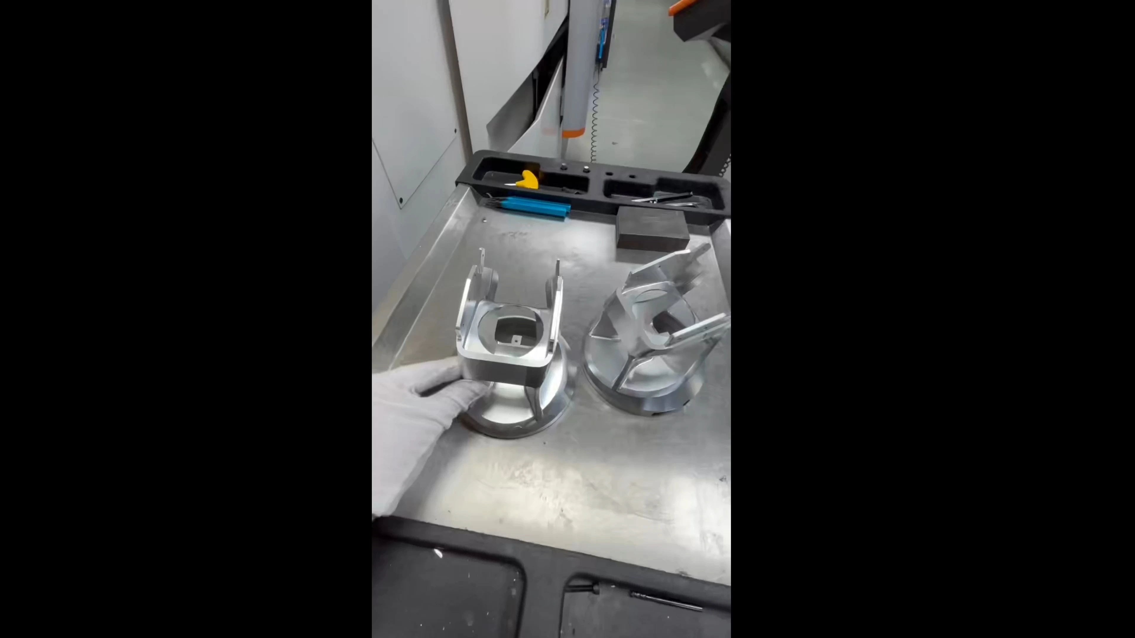 5 axis CNC machining parts service -  Aluminum Housing for aerospace industry 1
