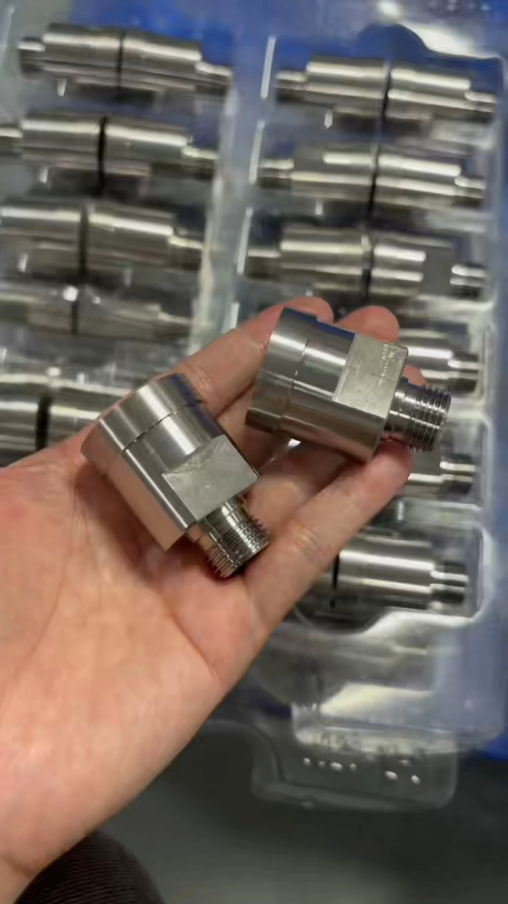 Customized according to drawings, mass production of industrial parts and mechanical components 1