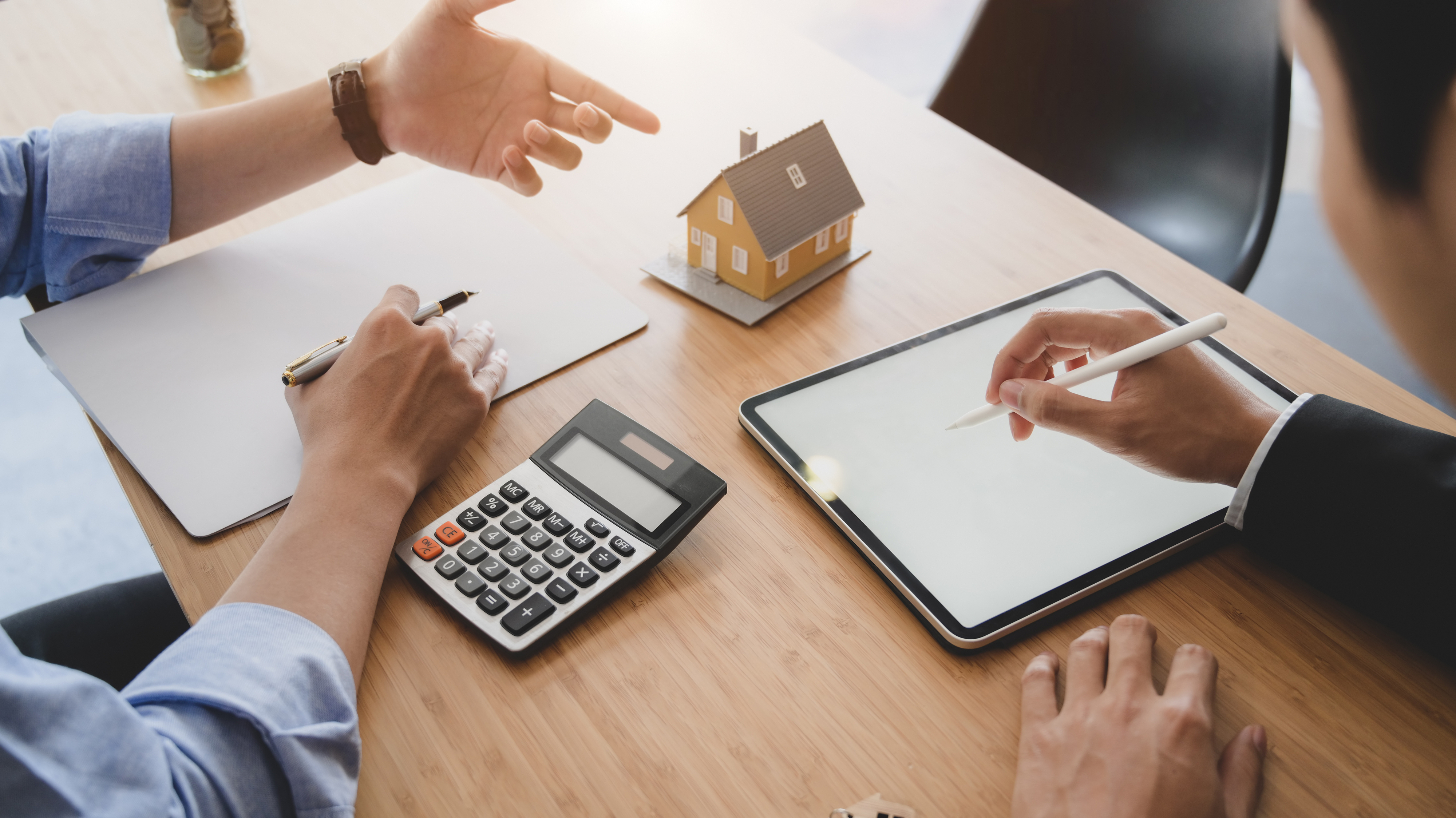 LED Deep-Cup Anti-Glare Spotlight