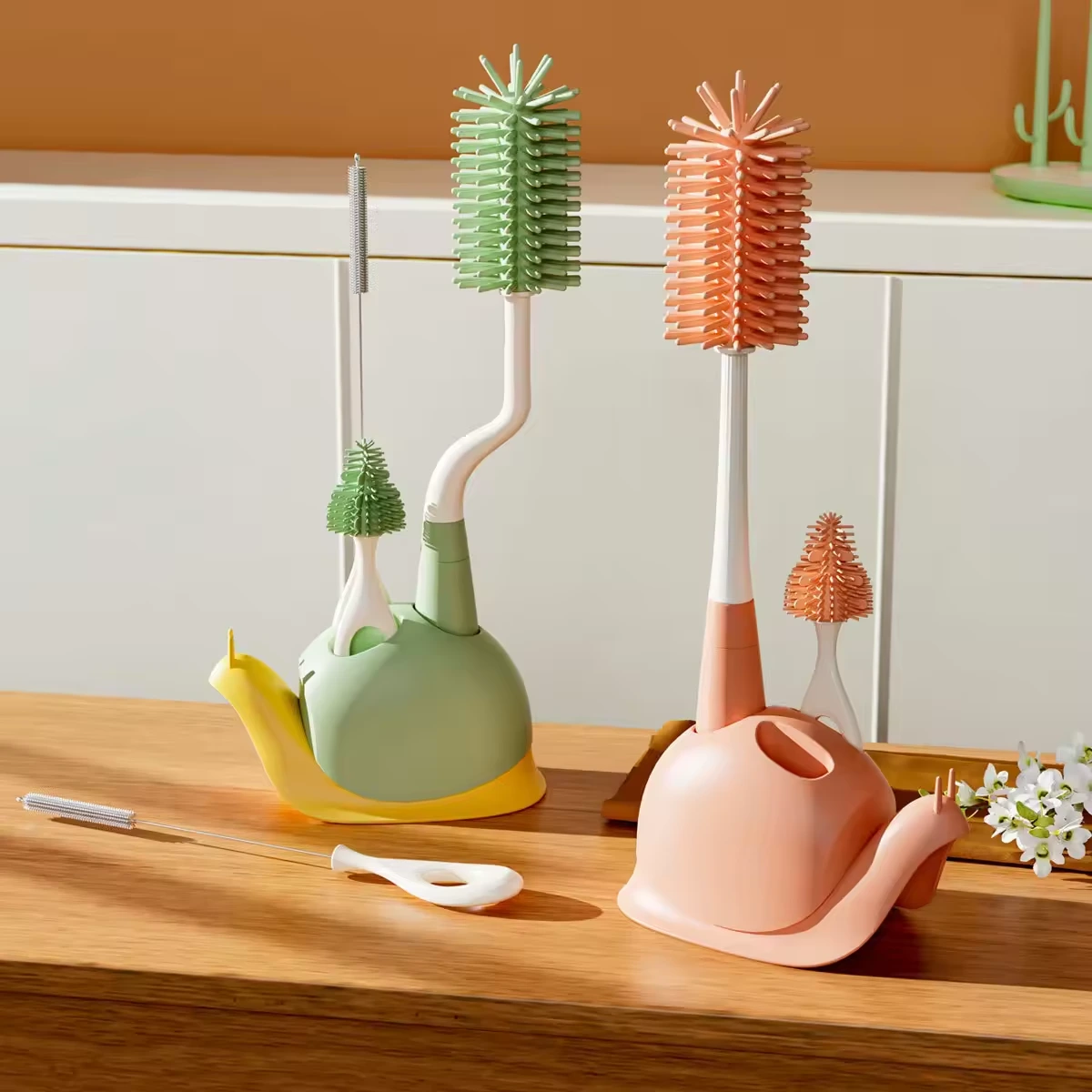 Ensemble de brosses éponge d'escargot sans BPA, écologique, à long manche, de qualité alimentaire, en silicone, cheveux doux, ensemble de brosses de nettoyage de biberons pour bébé, vente en gros 1